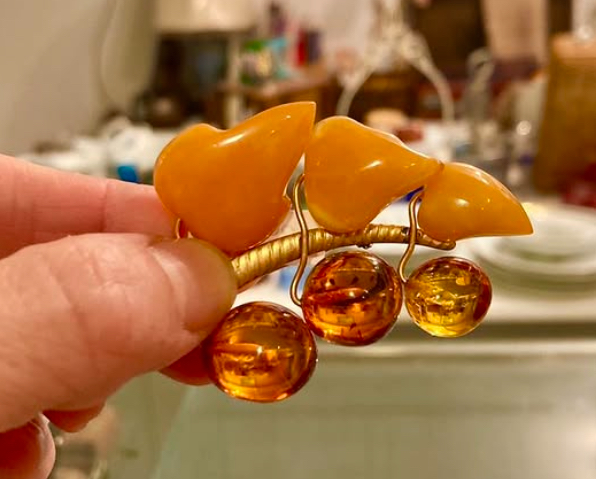 琥珀ブローチ　アンティーク　ロシア製