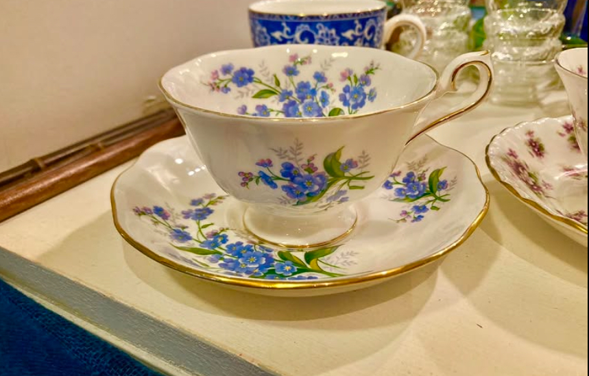 カップ&ソーサー　ロイヤル・アルバート　1970年製　イギリス製　廃盤品